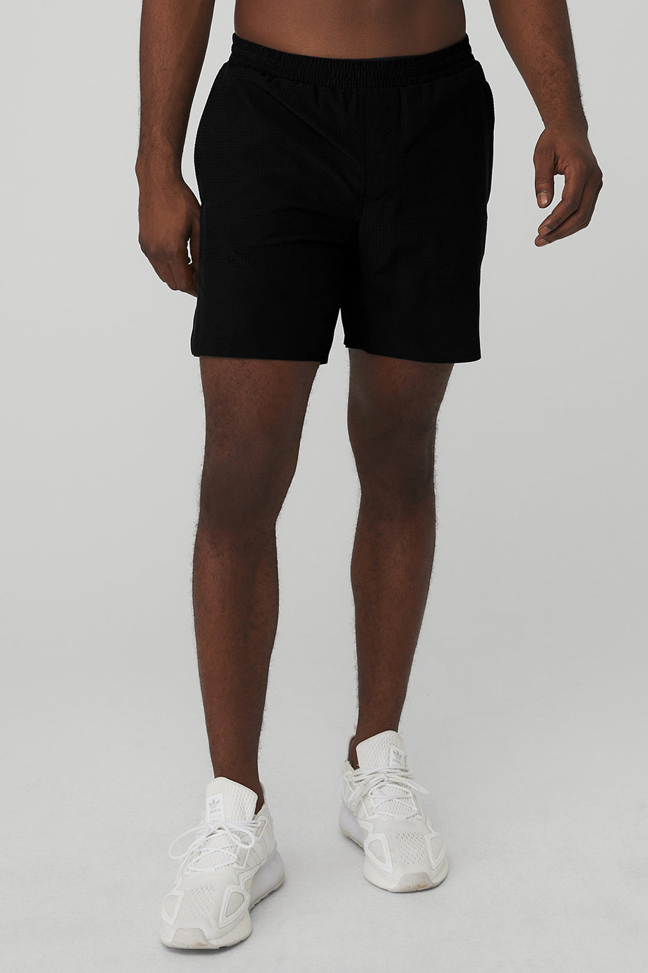 Black Men's Alo Yoga 7" Traction Shorts | ENG-920573