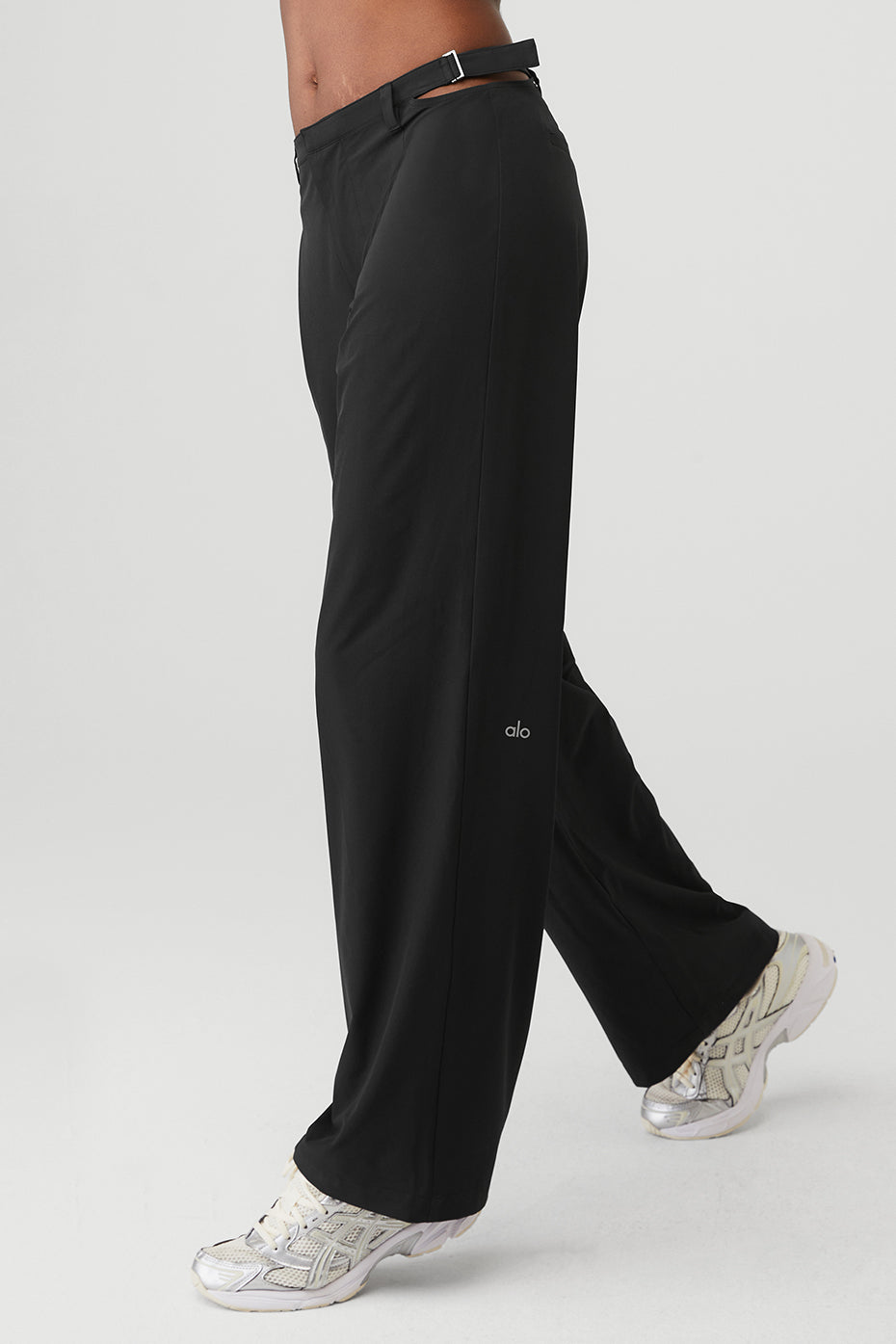 Black Women's Alo Yoga Mid-Rise Showdown Trousers | GON-275139