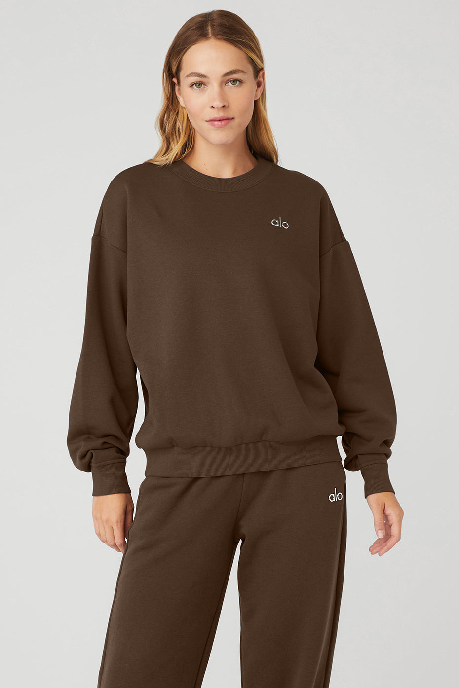 Chocolate Women's Alo Yoga Accolade Crew Neck Pullover Sweatshirts | BAJ-067238