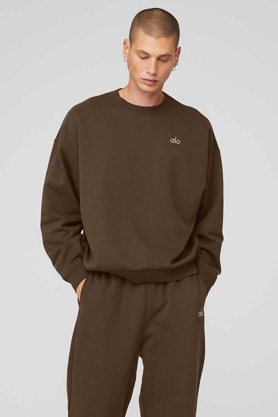 Coffee Men's Alo Yoga Accolade Crew Neck Pullover Sweatshirts | YUC-429365