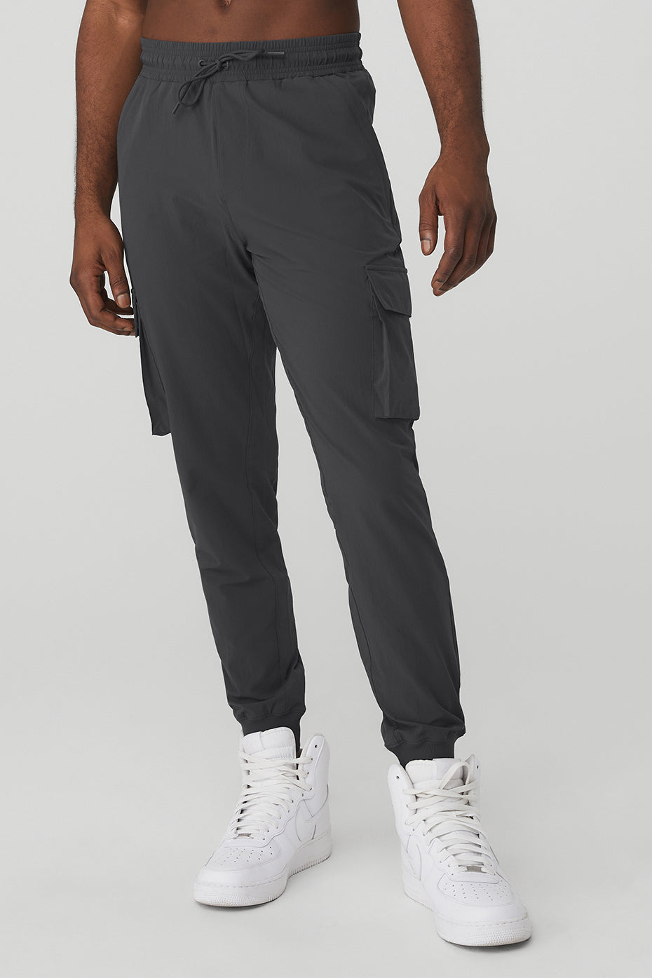 Dark Grey Men's Alo Yoga Cargo Division Field Pants | TRC-459231