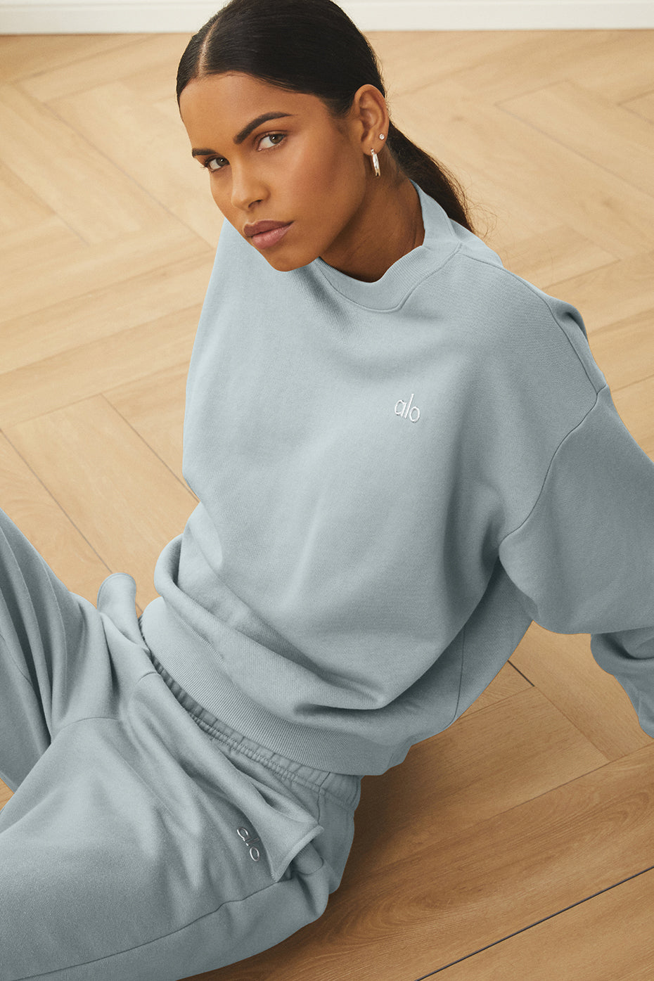 Grey Women's Alo Yoga Accolade Crew Neck Pullover Sweatshirts | MLH-952346