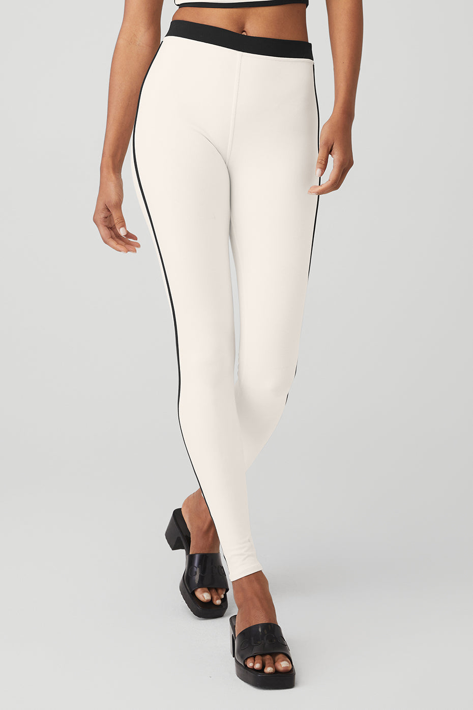 White / Black Women's Alo Yoga Airbrush High-Waist Streamlined Leggings | WFV-327104