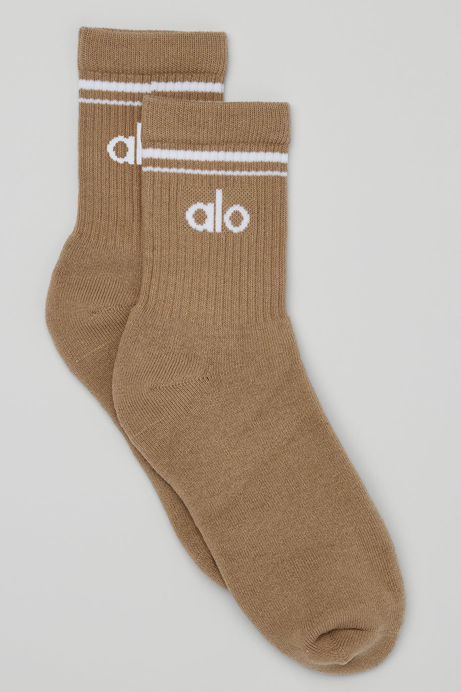 White Unisex Alo Yoga Half-Crew Throwback Socks | TLC-938650