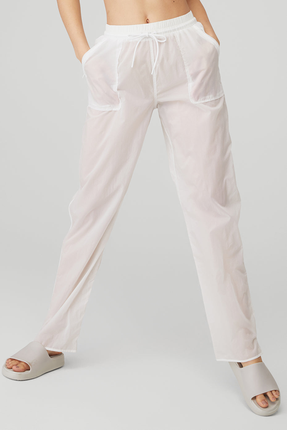 White Women's Alo Yoga Cloud Nine Pants | PSN-257438