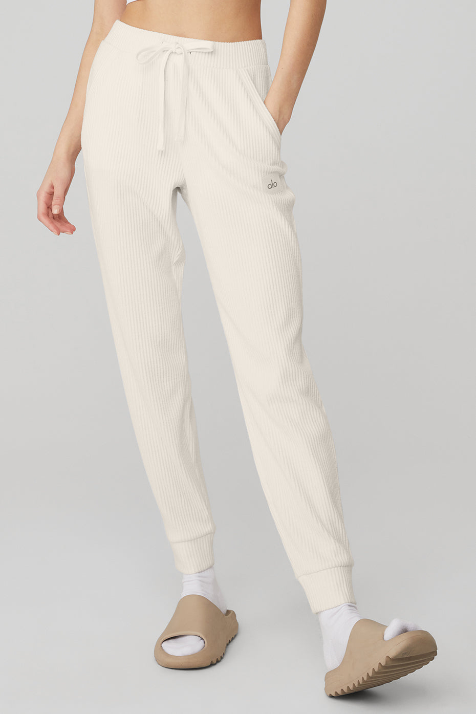 White Women's Alo Yoga Muse Sweatpants | TCR-524930