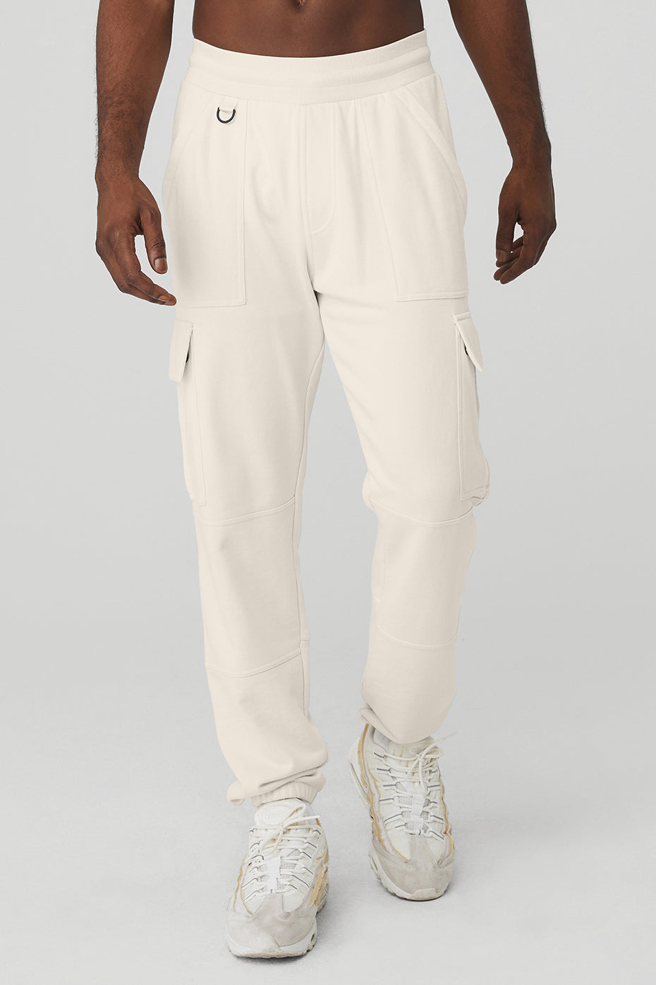 Beige Men\'s Alo Yoga Highline Cargo Sweatpants | YBU-642031