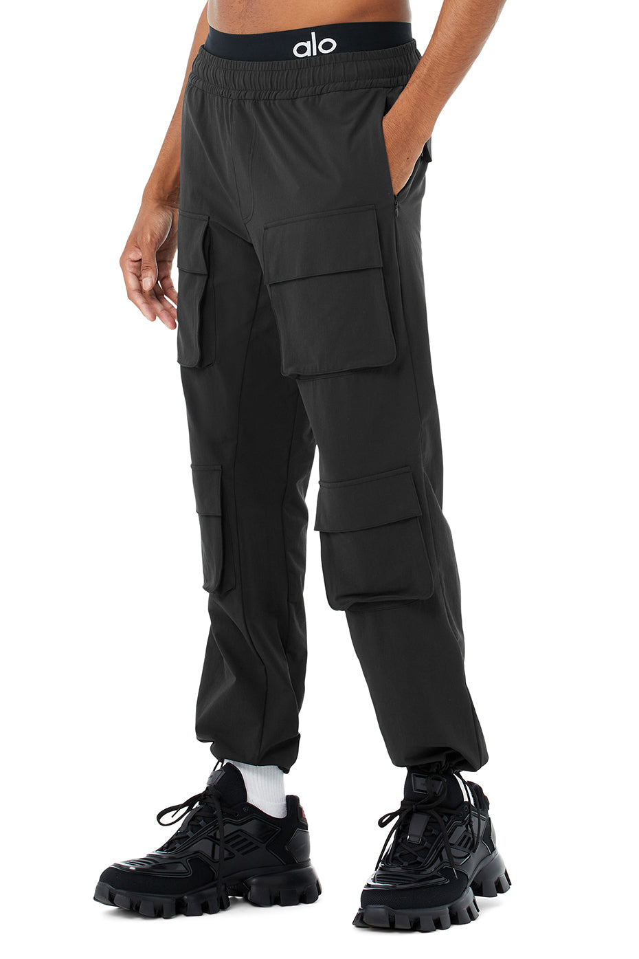 Black Men's Alo Yoga Cargo Venture Pants | ALH-294351