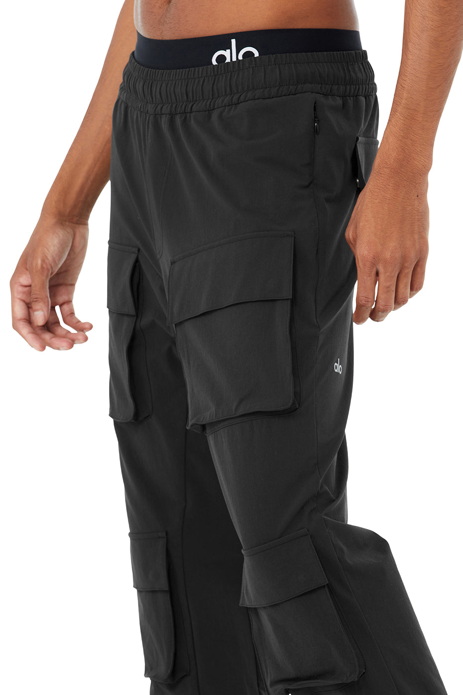 Black Men's Alo Yoga Cargo Venture Pants | ALH-294351