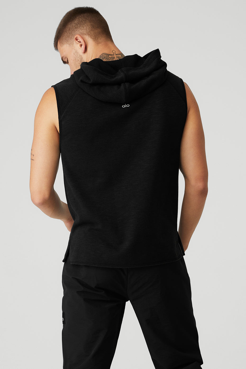 Black Men's Alo Yoga Qualifier Sleeveless Hoodie | FQN-756109