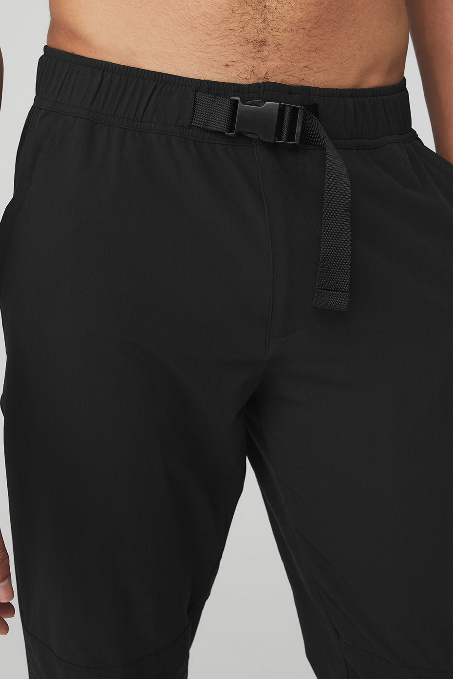 Black Men's Alo Yoga Talus Tech Pants | JXB-273601