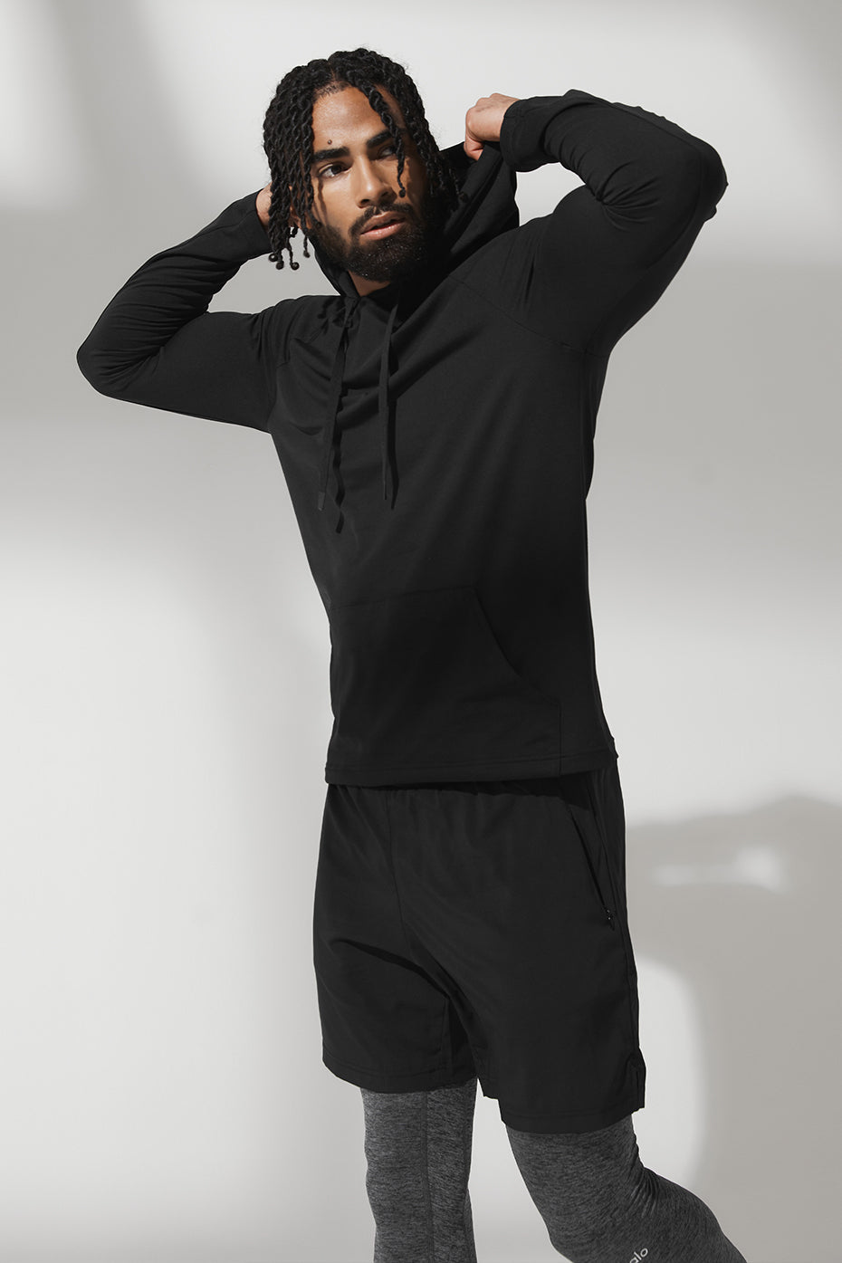 Black Men's Alo Yoga The Conquer Hoodie | MRI-512803