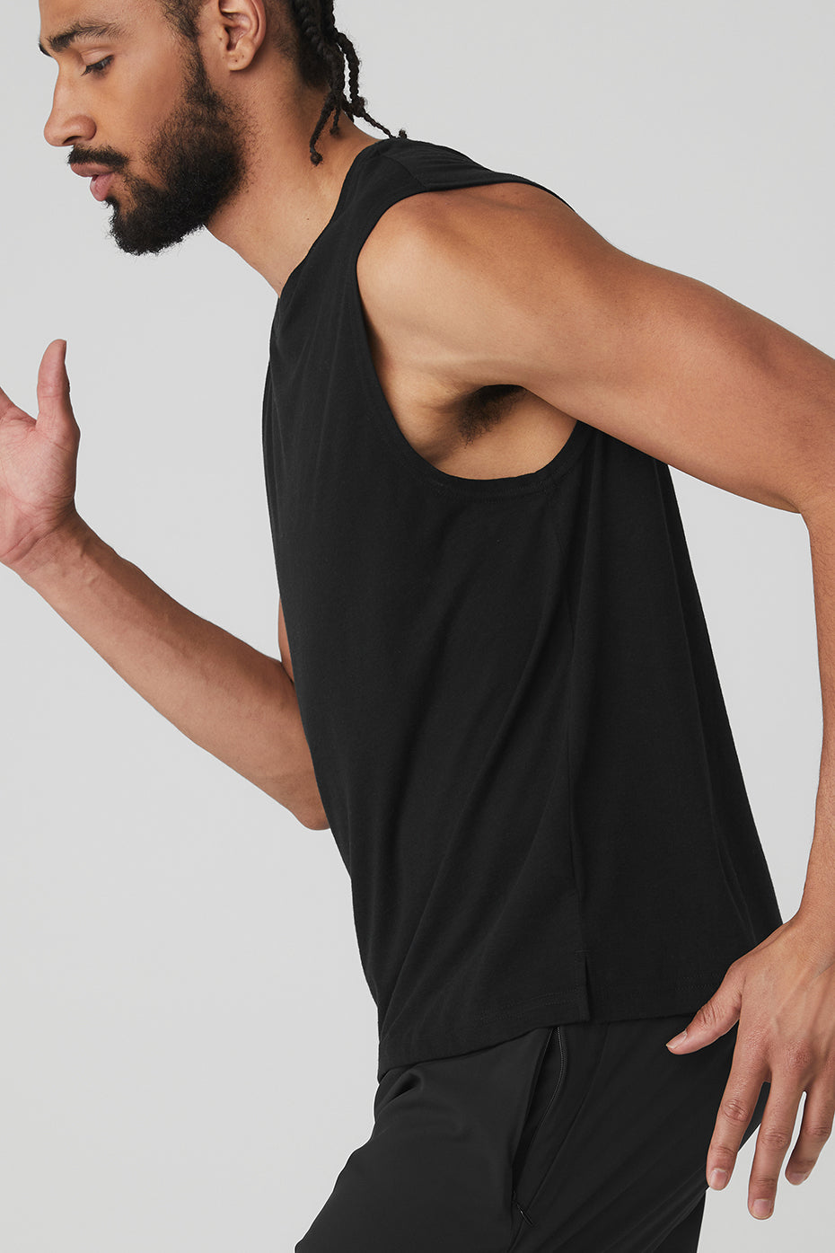 Black Men's Alo Yoga The Triumph Muscle Tanks | NDT-251749