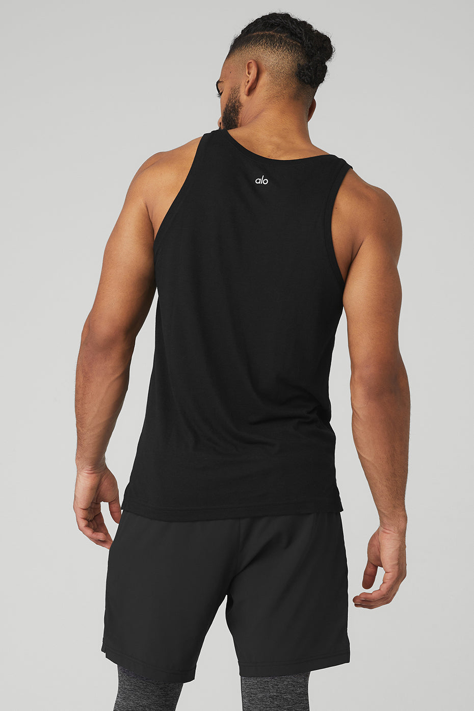 Black Men's Alo Yoga Triumph Tanks | IRV-607952