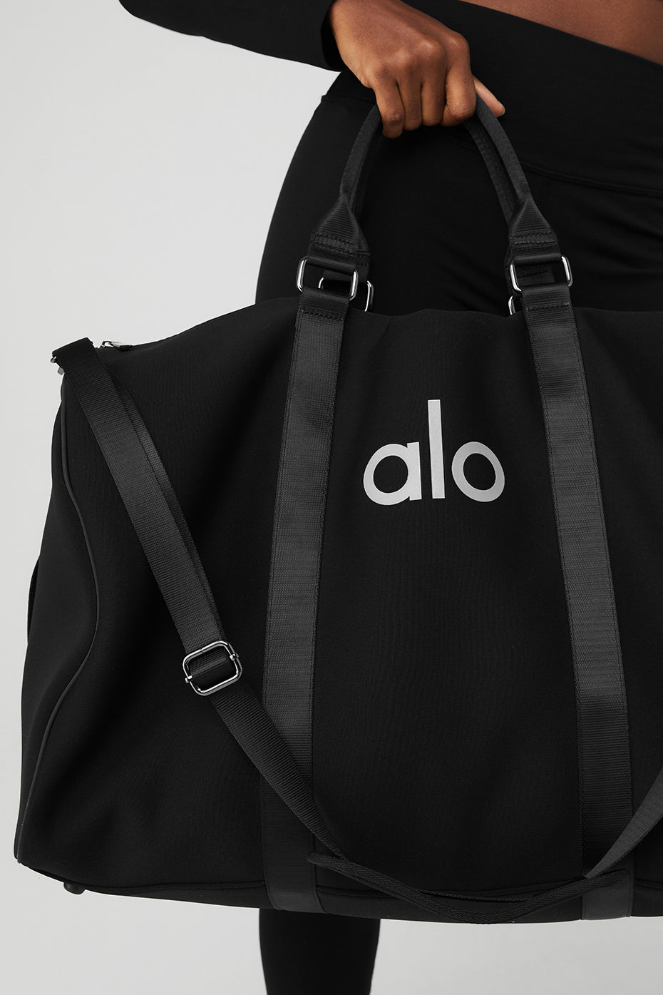 Black / Silver Unisex Alo Yoga Large Traverse Duffle Bags | CXS-293518