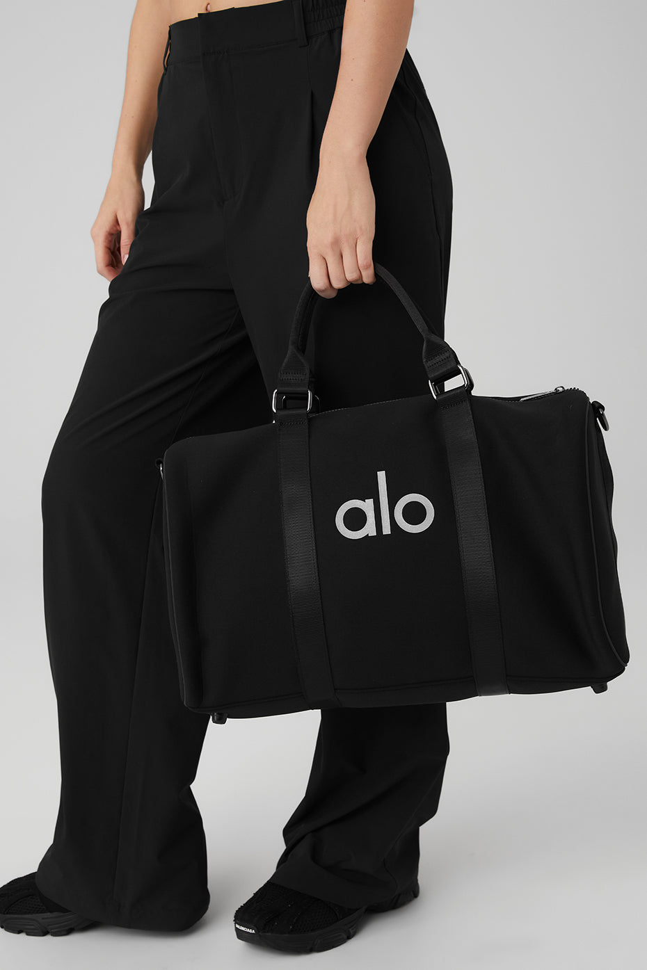 Black / Silver Unisex Alo Yoga Traverse Duffle Bags | XBA-931708