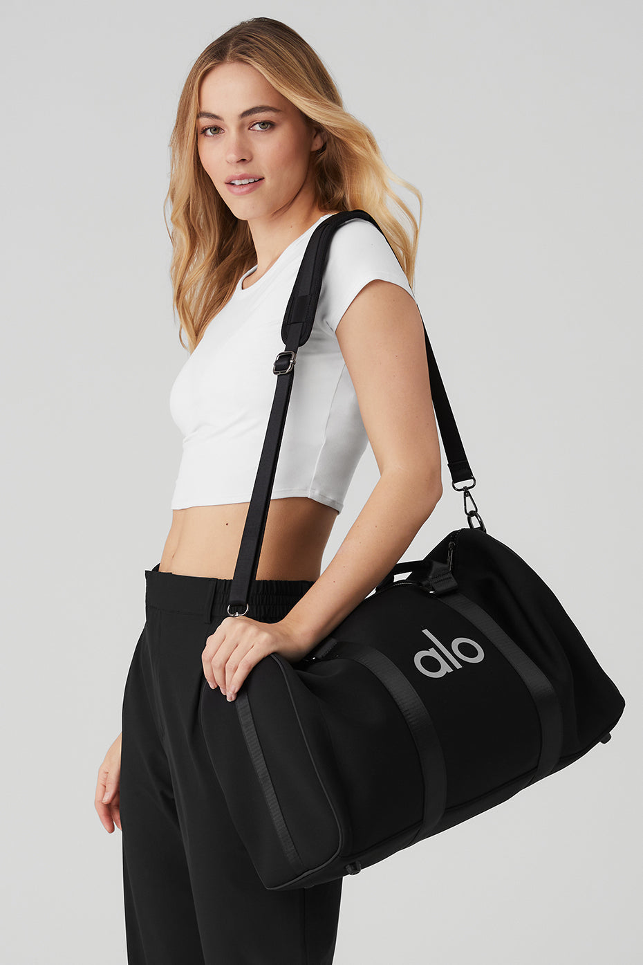 Black / Silver Unisex Alo Yoga Traverse Duffle Bags | XBA-931708