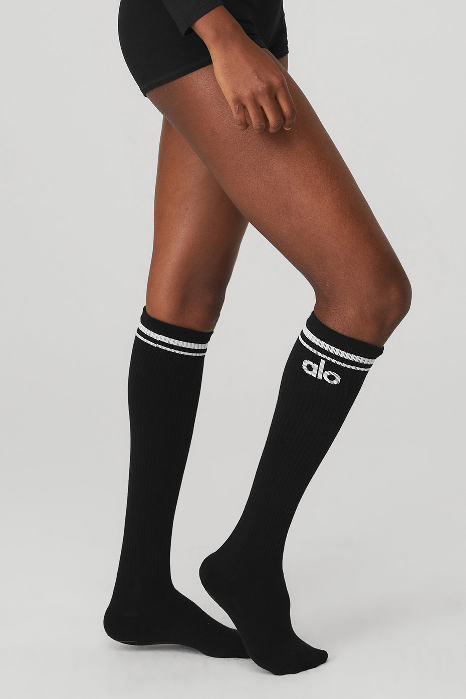 Black / White Women's Alo Yoga Knee-High Throwback Barre Socks | OIL-317269