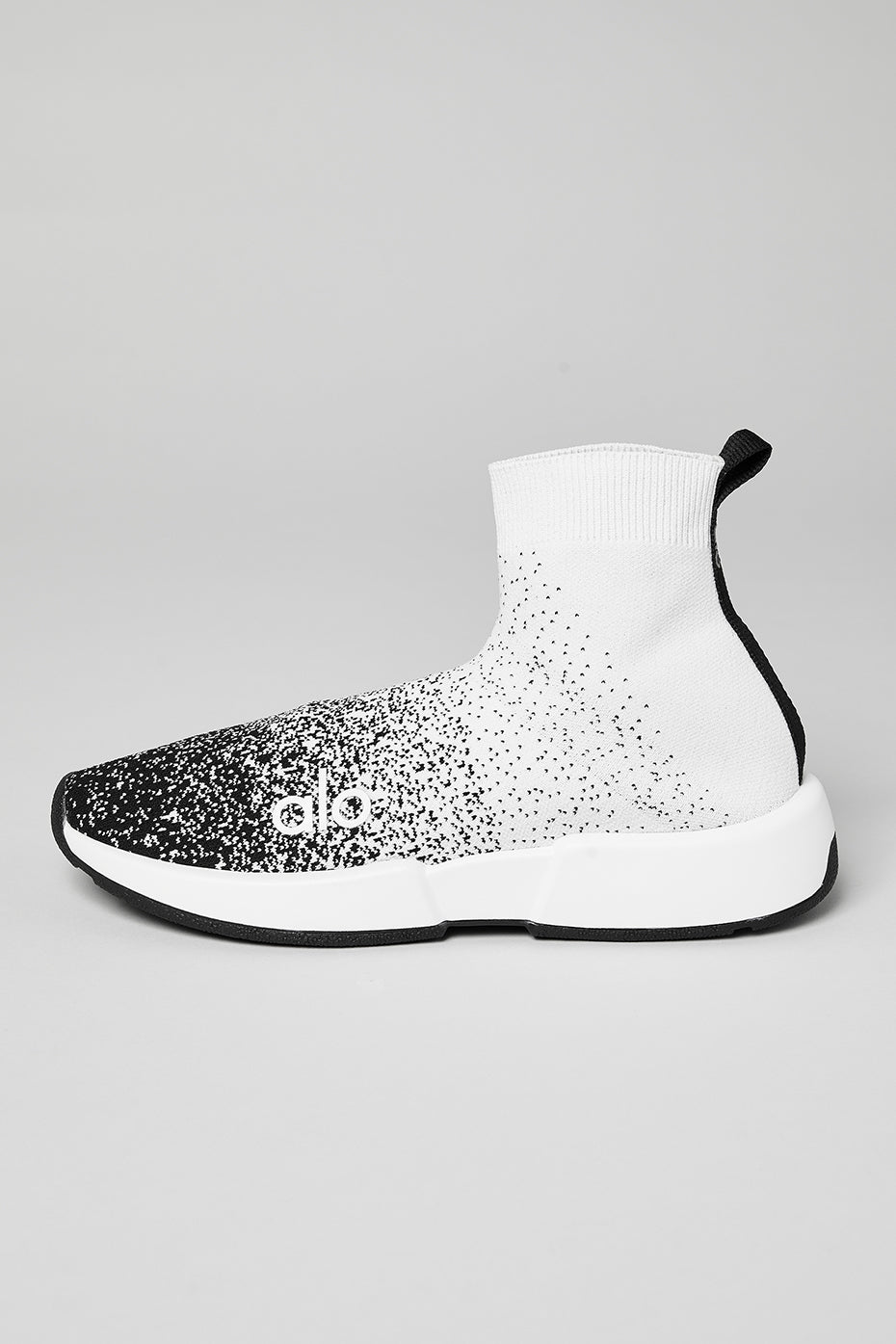 Black / White Women's Alo Yoga Velocity Knit Sneaker Shoes | LYX-038456