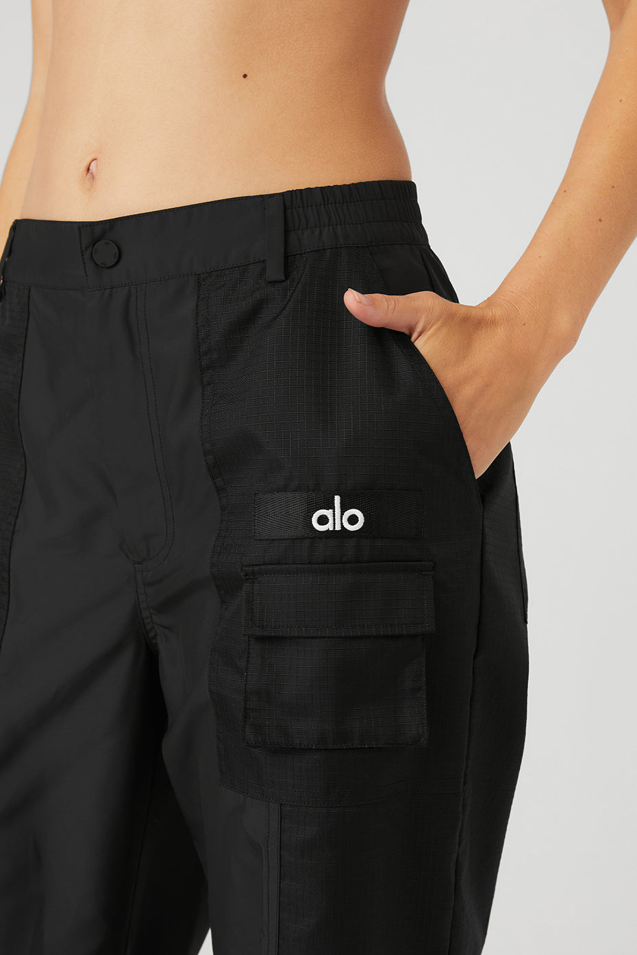 Black Women's Alo Yoga Blaze Trousers | XDT-462539