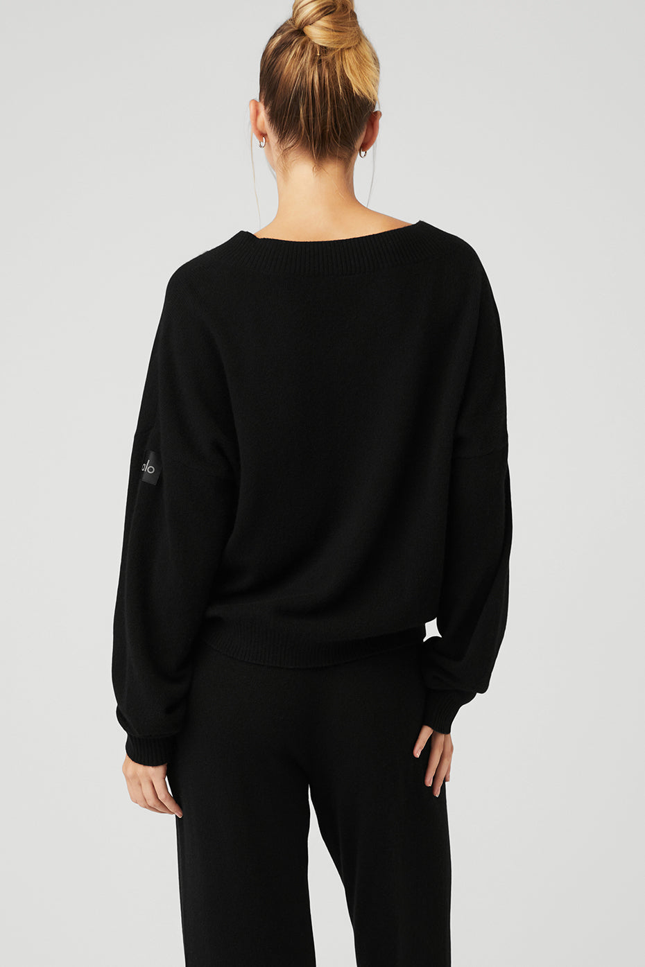 Black Women's Alo Yoga Cashmere Jet Set V-Neck Pullover Sweatshirts | ULJ-521037