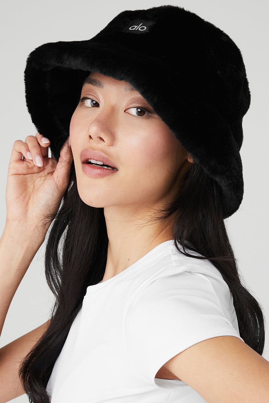 Black Women's Alo Yoga Faux Fur Bucket Hats | HES-648910