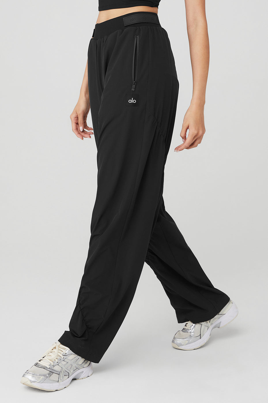 Black Women's Alo Yoga High-Waist Elevation Trousers | PWG-297436