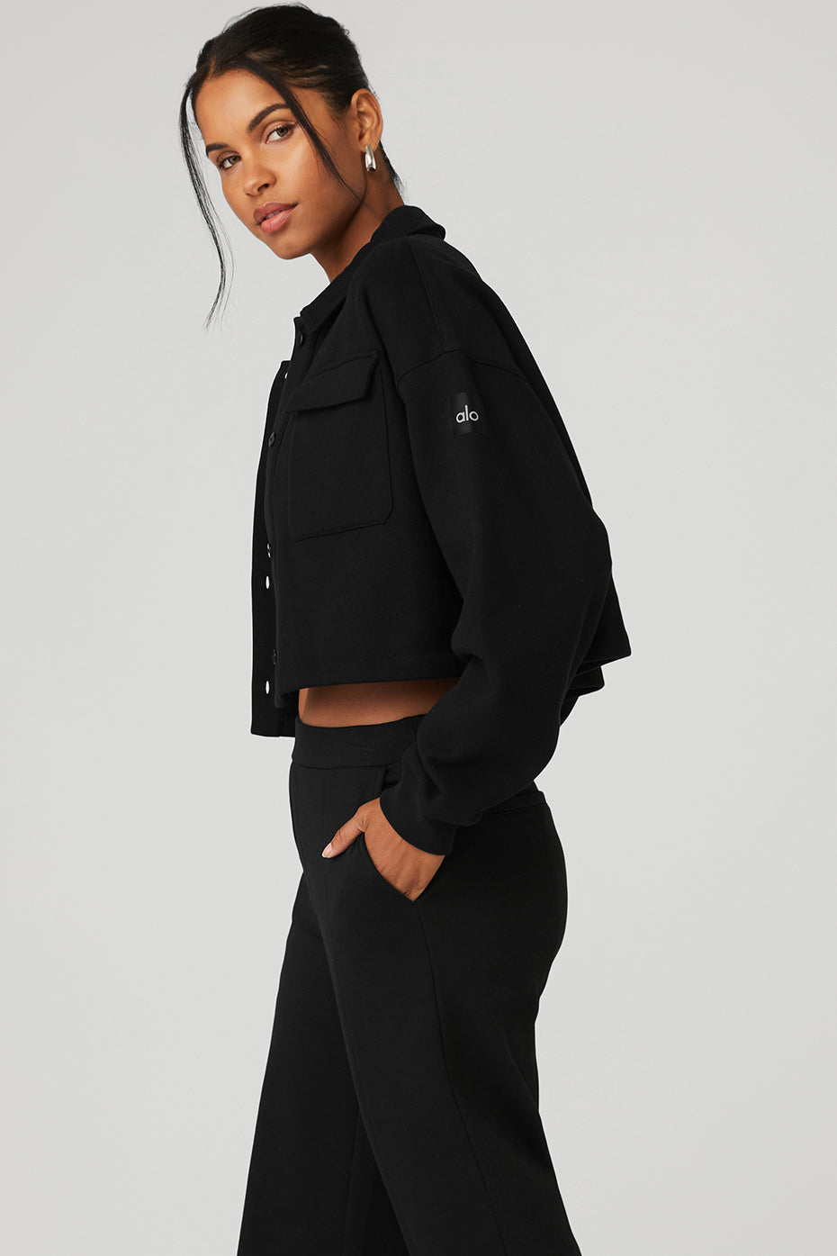 Black Women's Alo Yoga Renown Cropped Button-Up Pullover Long Sleeve | GVB-241598