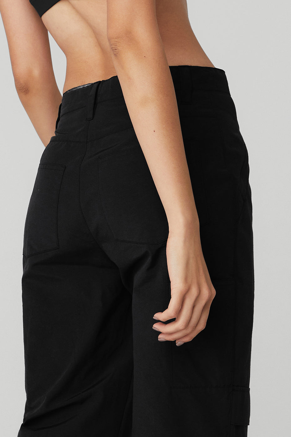 Black Women's Alo Yoga The Edge Trousers | OSN-361407