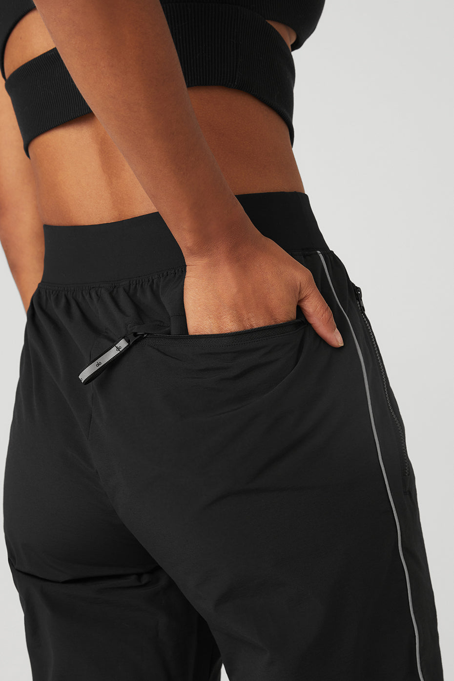 Black Women's Alo Yoga Torrent Track Sweatpants | ZVG-192803