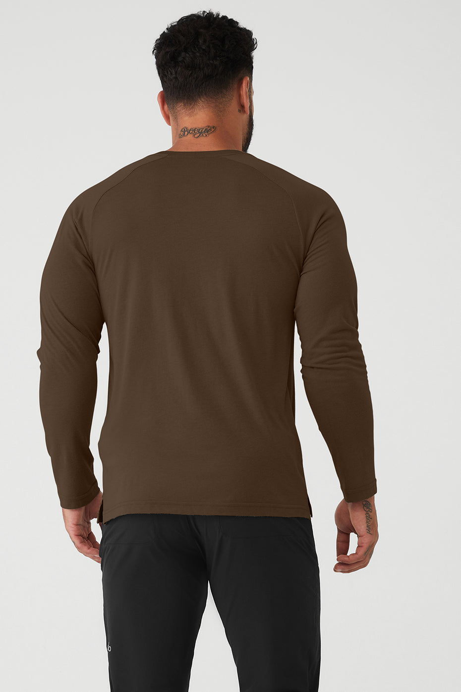 Chocolate Men's Alo Yoga Triumph Tee Long Sleeve | NYE-615297