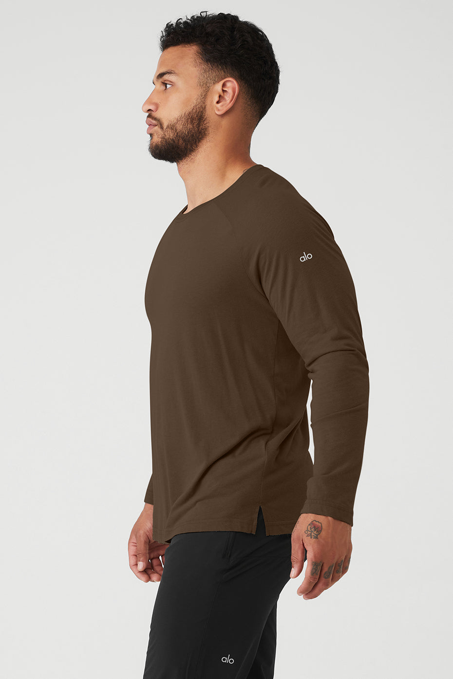 Chocolate Men's Alo Yoga Triumph Tee Long Sleeve | NYE-615297