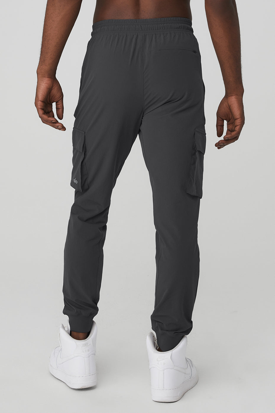 Dark Grey Men's Alo Yoga Cargo Division Field Pants | TRC-459231