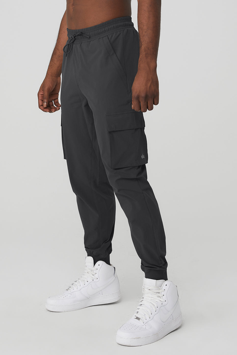 Dark Grey Men's Alo Yoga Cargo Division Field Pants | TRC-459231