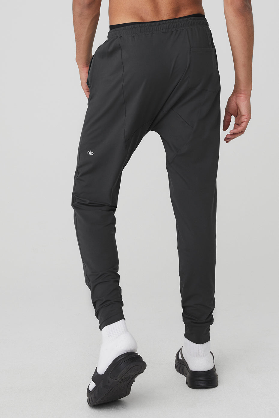 Dark Grey Men's Alo Yoga Conquer Revitalize Pants | CLG-205139