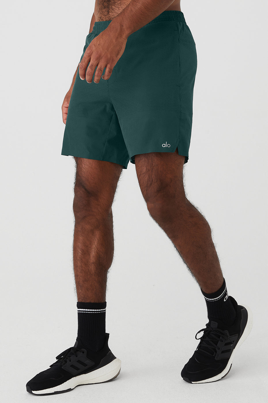 Green Men's Alo Yoga 7'' Traction Shorts | DAL-274589