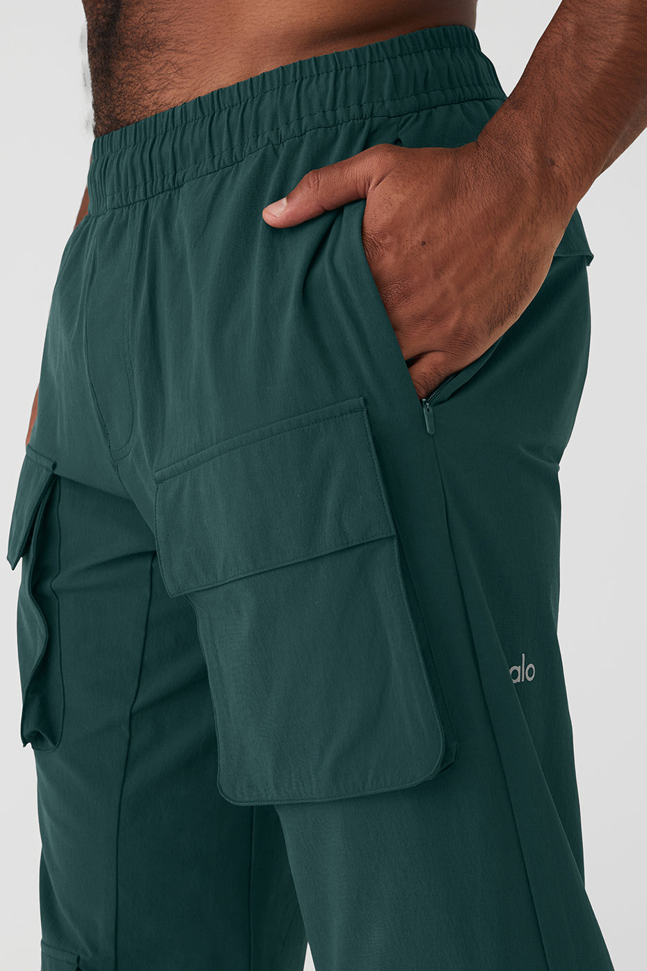 Green Men's Alo Yoga Cargo Venture Pants | UGC-281630