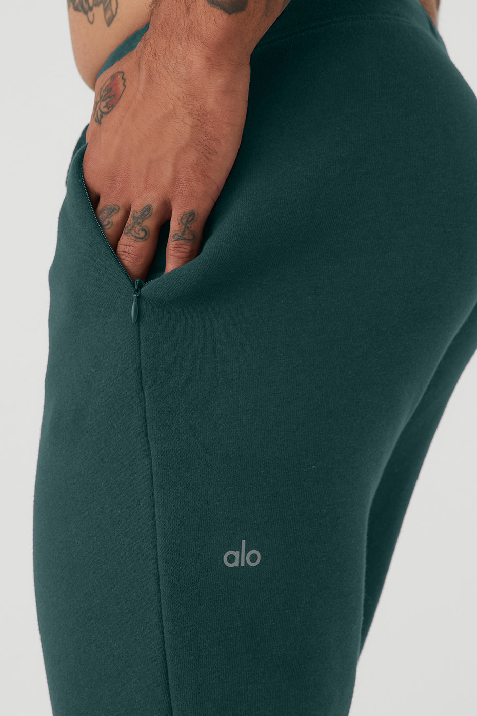 Green Men's Alo Yoga The Triumph Sweatpants | HWT-582601