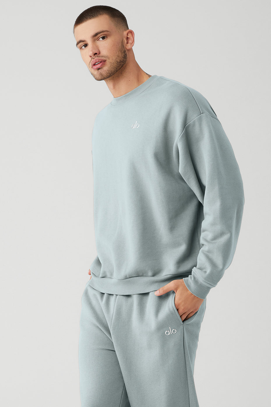 Grey Men's Alo Yoga Accolade Crew Neck Pullover Sweatshirts | WQT-360759