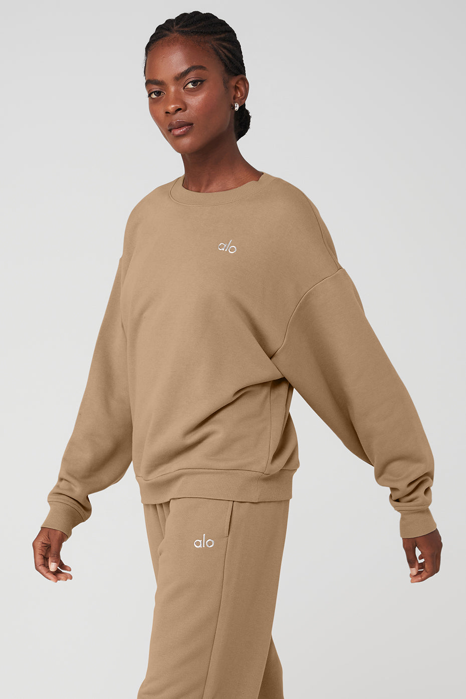 Khaki Women's Alo Yoga Accolade Crew Neck Pullover Sweatshirts | COI-740916