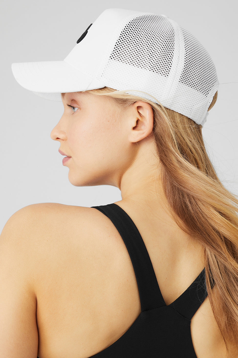 White / Black Unisex Alo Yoga District Trucker Hats | TVF-839572