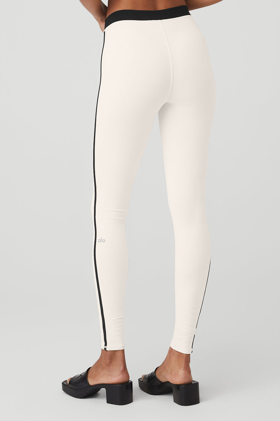 White / Black Women's Alo Yoga Airbrush High-Waist Streamlined Leggings | WFV-327104