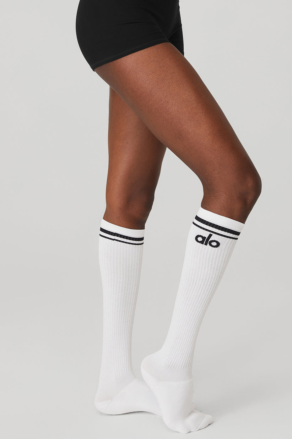 White / Black Women's Alo Yoga Knee-High Throwback Barre Socks | CPH-149685