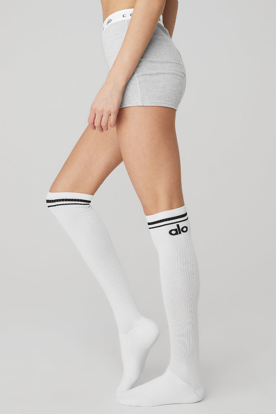 White / Black Women's Alo Yoga Knee-High Throwback Socks | NWE-403215