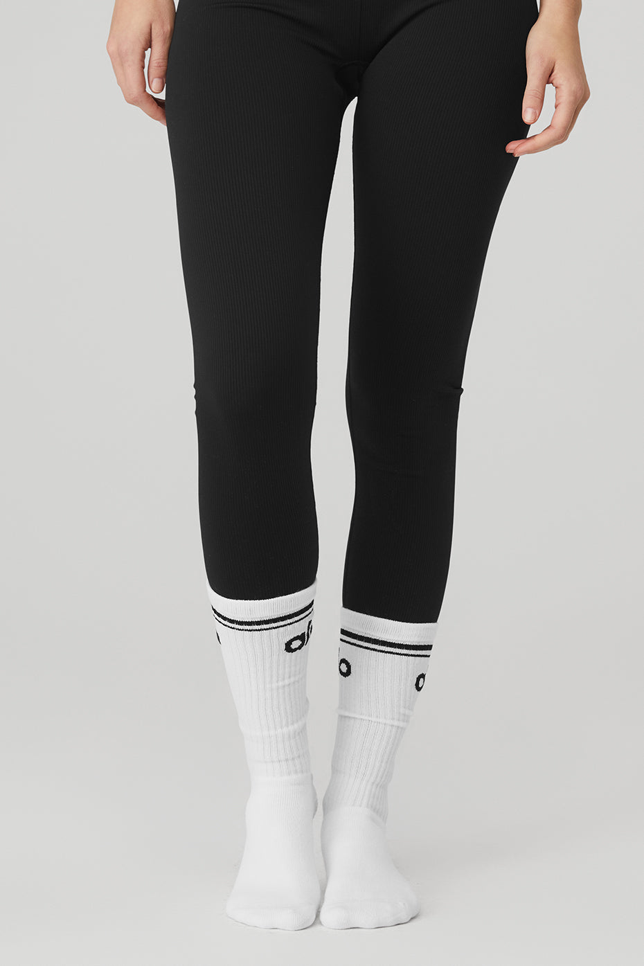 White / Black Women's Alo Yoga Throwback Barre Socks | DVL-275630