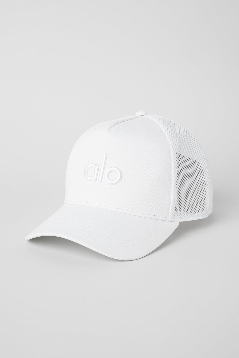 White Unisex Alo Yoga District Trucker Hats | JIU-189046