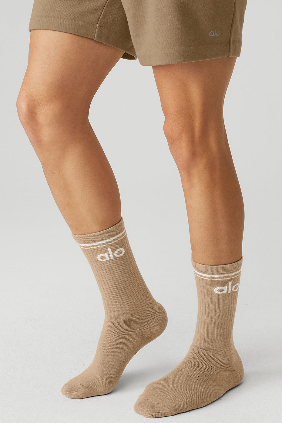 White Unisex Alo Yoga Throwback Socks | IHF-902371