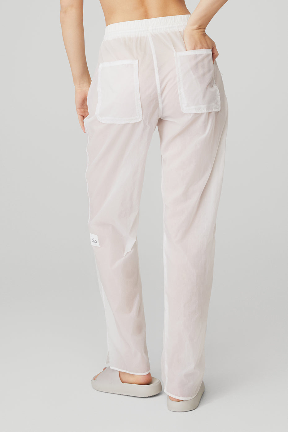 White Women's Alo Yoga Cloud Nine Pants | PSN-257438