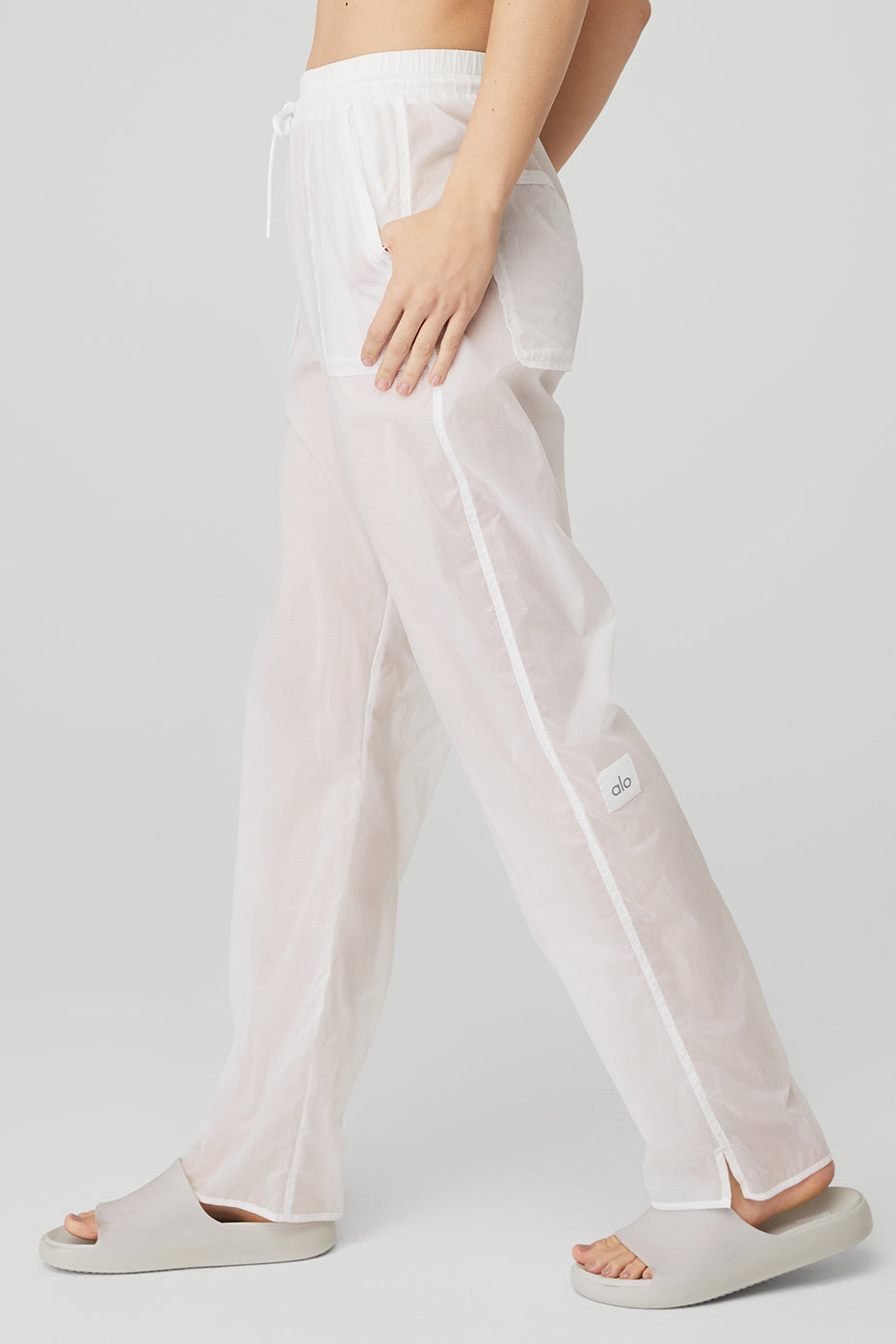 White Women's Alo Yoga Cloud Nine Pants | PSN-257438