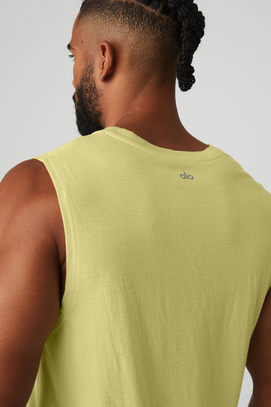 Yellow Men's Alo Yoga The Triumph Muscle Tanks | RWA-579804